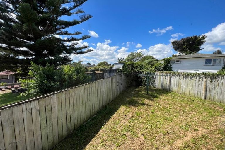 Photo of property in 15a Clendon Place, Manurewa, Auckland, 2102