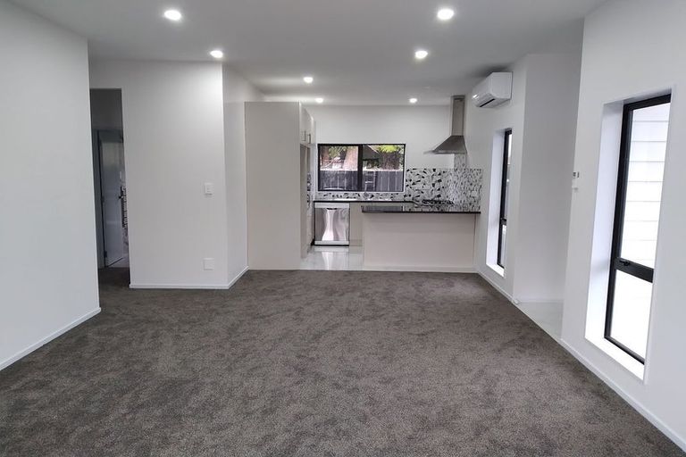 Photo of property in 1 Nagra Lane, Papakura, 2110