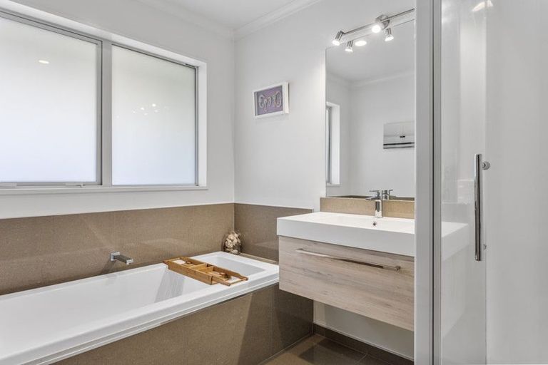 Photo of property in 9 Huntingdon Drive, Rangiora, 7400