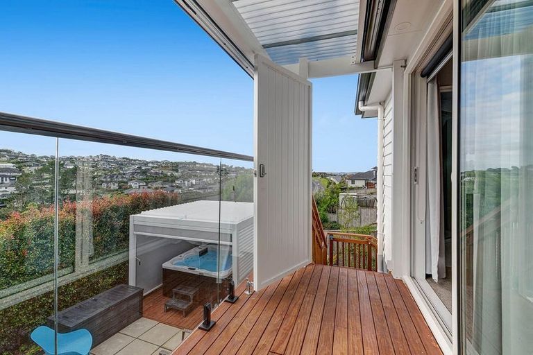 Photo of property in 125 Godfrey Drive, Orewa, 0931