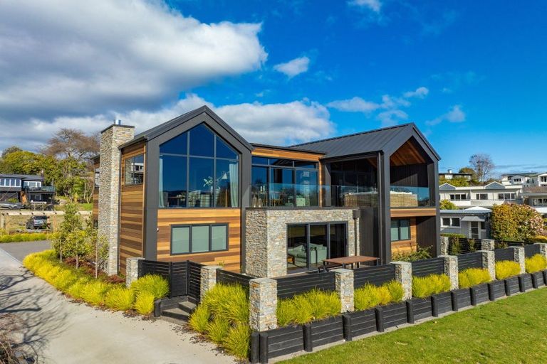 Photo of property in 336 Lake Terrace, Two Mile Bay, Taupo, 3330