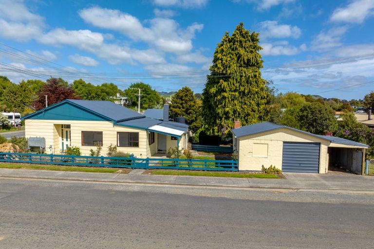 Photo of property in 1 Clark Street, Owaka, 9535