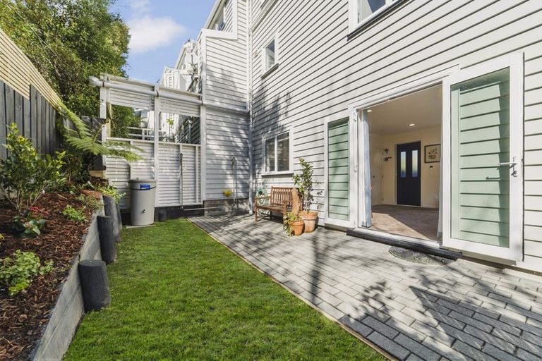 Photo of property in 25 Omar Street, Khandallah, Wellington, 6035