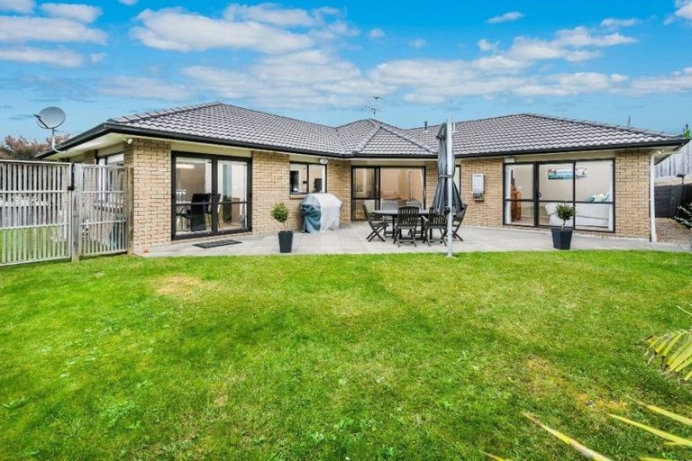 Photo of property in 26 Kilkelly Avenue, Pinehill, Auckland, 0632