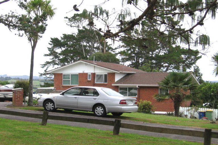 Photo of property in 460 Don Buck Road, Massey, Auckland, 0614