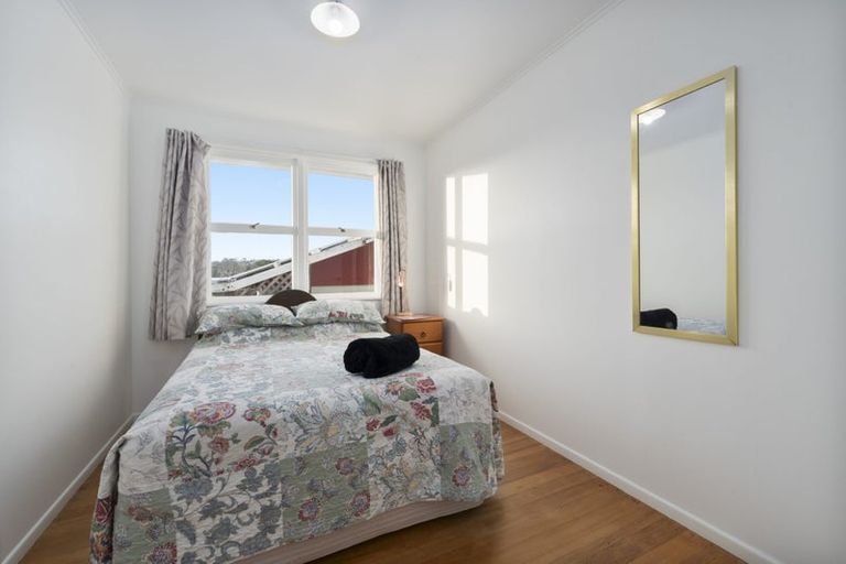 Photo of property in 21 Arlette Place, Massey, Auckland, 0614