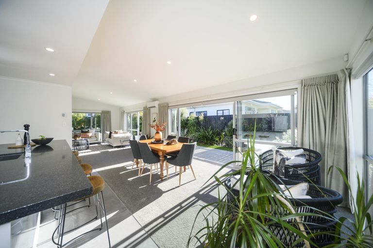 Photo of property in 41 Karina Terrace, Roslyn, Palmerston North, 4414