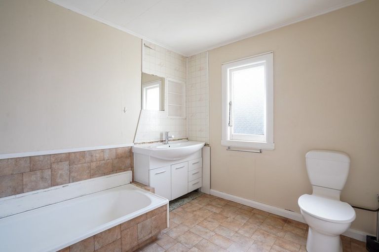 Photo of property in 82 Fairs Road, Milson, Palmerston North, 4414