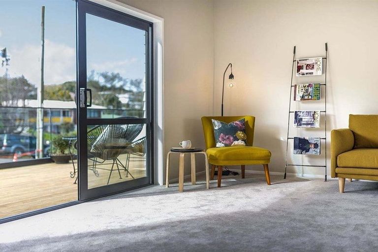 Photo of property in 25a Arrow Road, Forrest Hill, Auckland, 0620