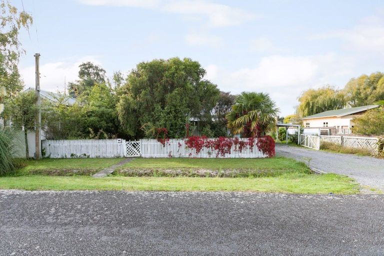 Photo of property in 27 Carruthers Street, Otane, 4202