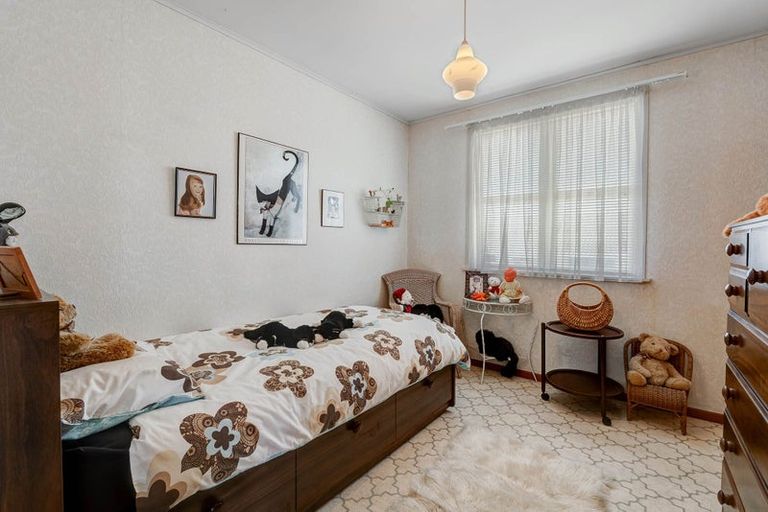 Photo of property in 46 Colwill Road, Massey, Auckland, 0614