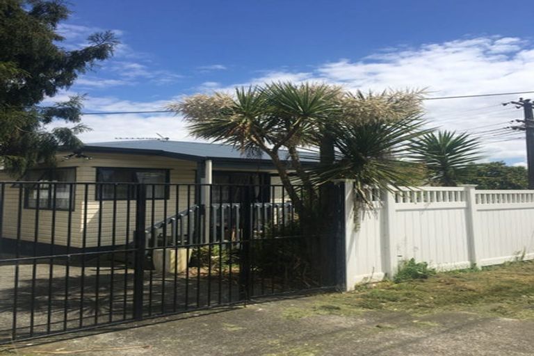 Photo of property in 66a Lynwood Road, New Lynn, Auckland, 0600