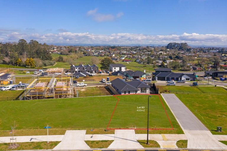 Photo of property in 30 Taahunui Rise, Peacocke, 3206