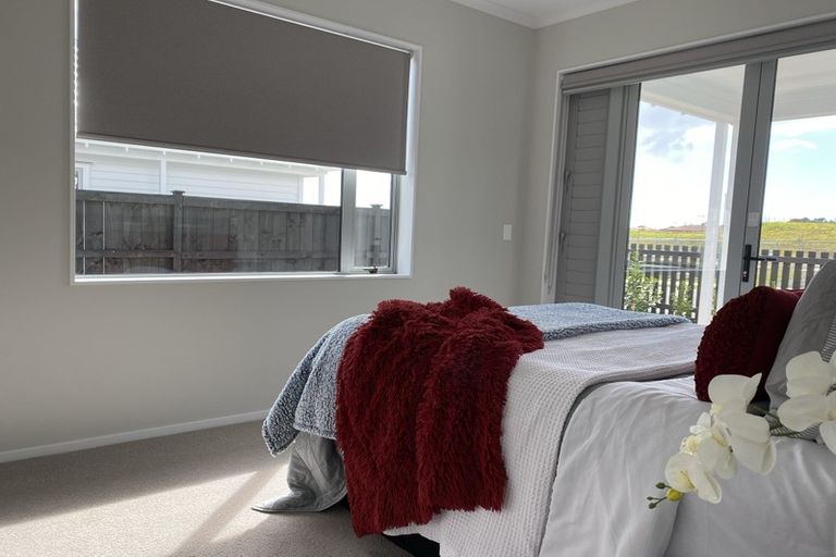 Photo of property in 2 Toka Lane, Red Beach, 0932