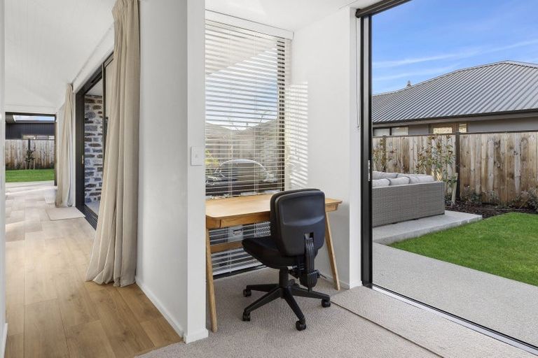 Photo of property in 21 Rua Street, Albert Town, Wanaka, 9305