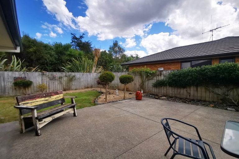 Photo of property in 35 Milbrook Place, Chartwell, Hamilton, 3210