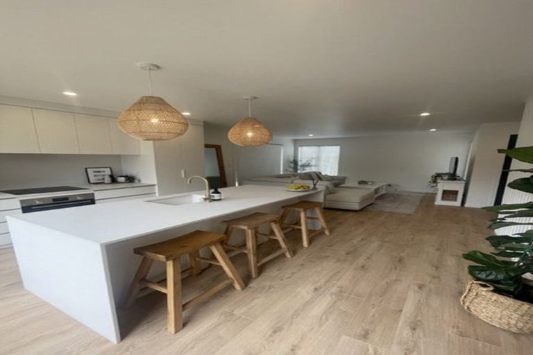 Photo of property in 16d Hamurana Place, Te Atatu Peninsula, Auckland, 0610