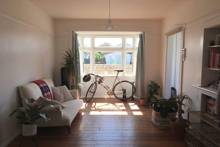 Photo of property in 131 Apu Crescent, Lyall Bay, Wellington, 6022