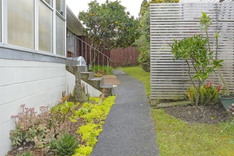 Photo of property in 1/20 Merchant Avenue, Te Atatu South, Auckland, 0610