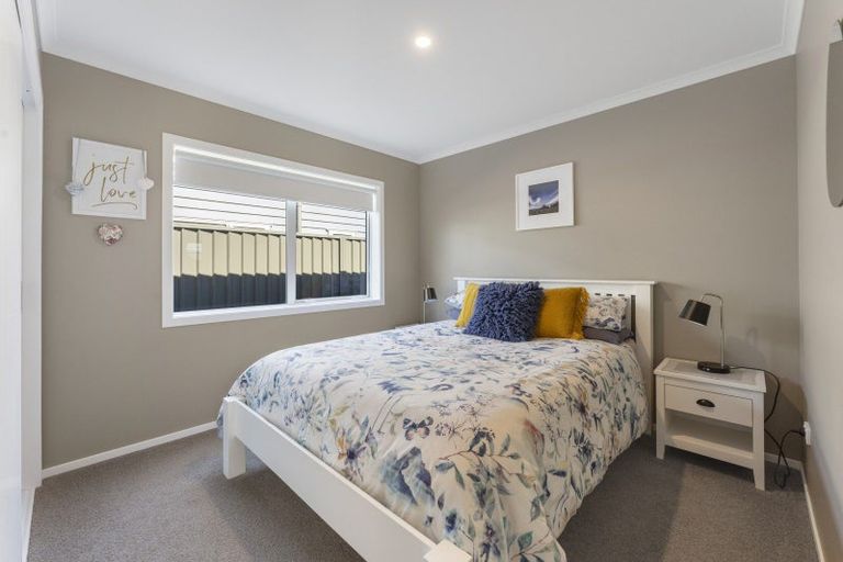 Photo of property in 19 Enereta Road, Otaki, 5512