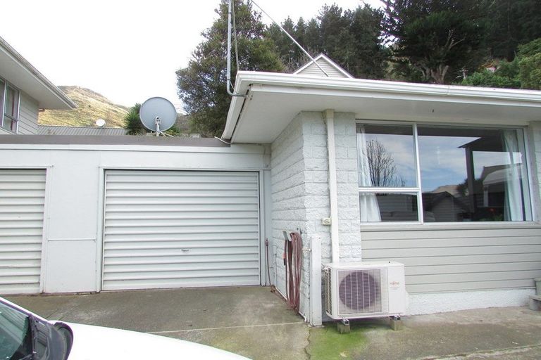 Photo of property in 26 Voelas Road, Lyttelton, 8082