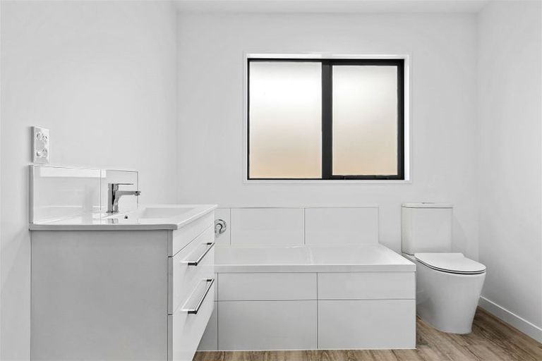 Photo of property in 15 Grimwood Street, Woodend, 7610