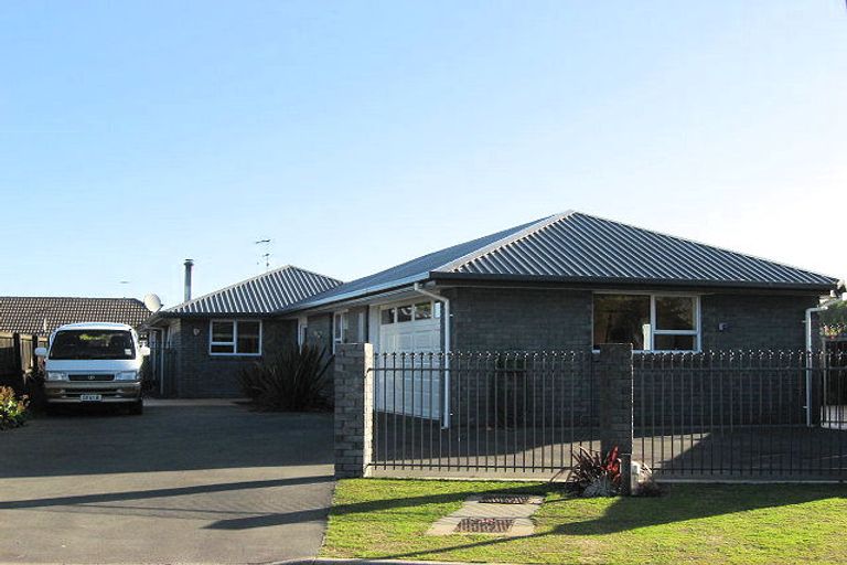 Photo of property in 32 Glenvale Drive, Kaiapoi, 7630