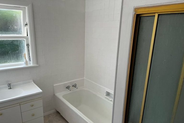 Photo of property in 202 Nevay Road, Karaka Bays, Wellington, 6022