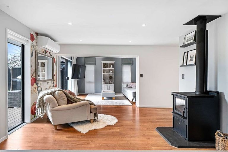 Photo of property in 33 Tara Crescent, Woodend, 7610