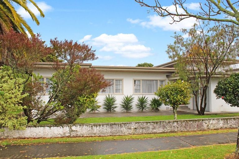 Photo of property in 303 College Street, West End, Palmerston North, 4410