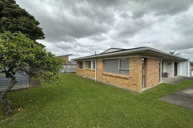 Photo of property in 2/78 Prince Regent Drive, Half Moon Bay, Auckland, 2012