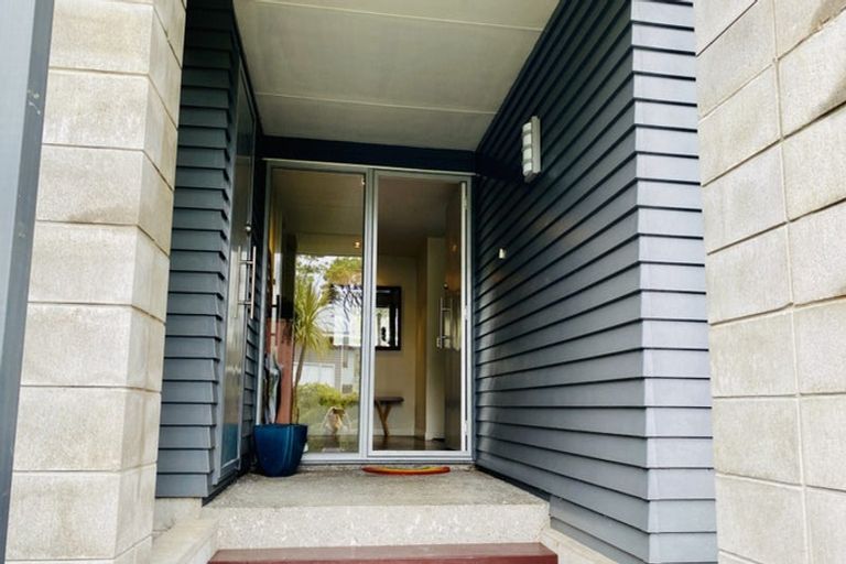 Photo of property in 20c Konini Road, Titirangi, Auckland, 0604