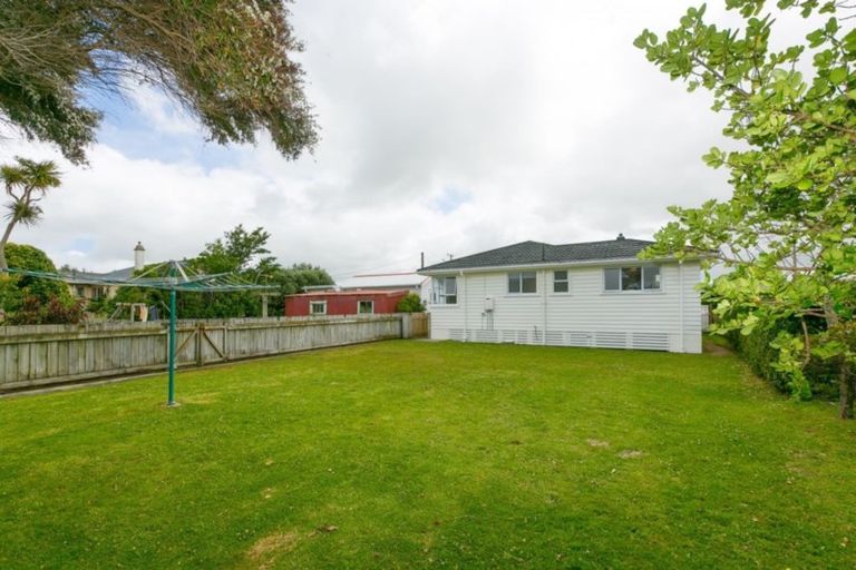 Photo of property in 18 Gisborne Terrace, Opunake, 4616