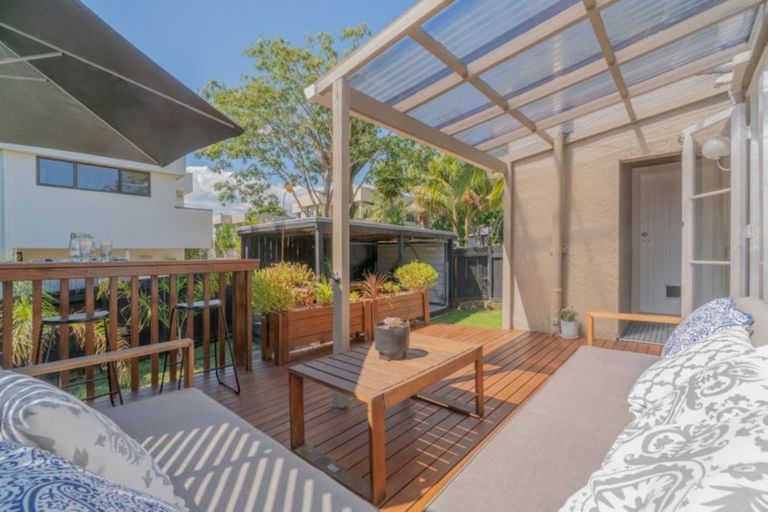 Photo of property in 24 Gardner Avenue, New Lynn, Auckland, 0600