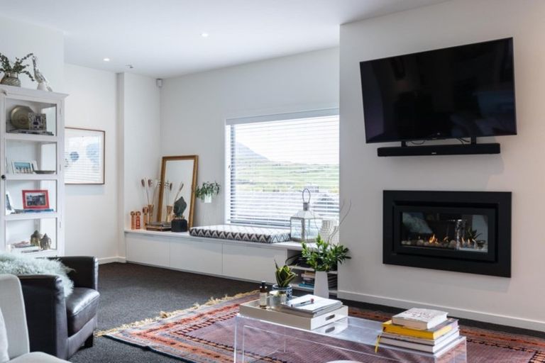 Photo of property in 27 Rannoch Drive, Jacks Point, Queenstown, 9371
