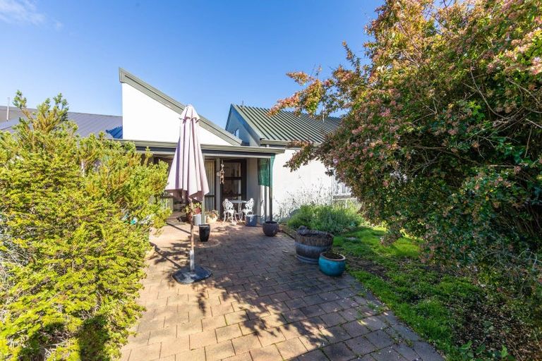 Photo of property in 4 Corwen Place, Mayfair, Hastings, 4122