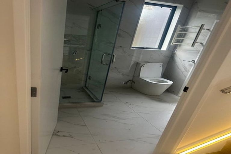 Photo of property in 79c Bond Crescent, Forrest Hill, Auckland, 0620