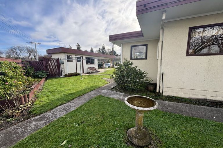 Photo of property in 1 Waverley Street, Waipawa, 4210