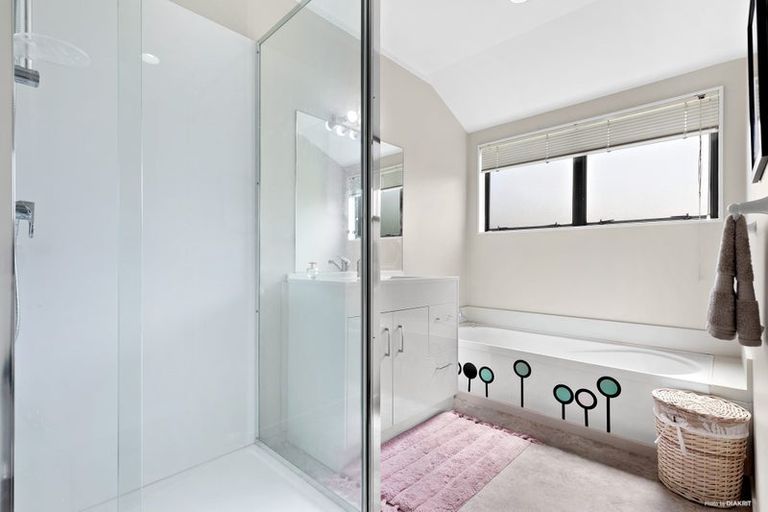 Photo of property in 3 Margan Avenue, New Lynn, Auckland, 0600