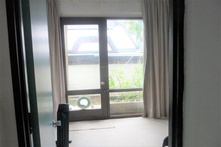 Photo of property in Sherwood Mews, 28l Bidwill Street, Mount Cook, Wellington, 6021