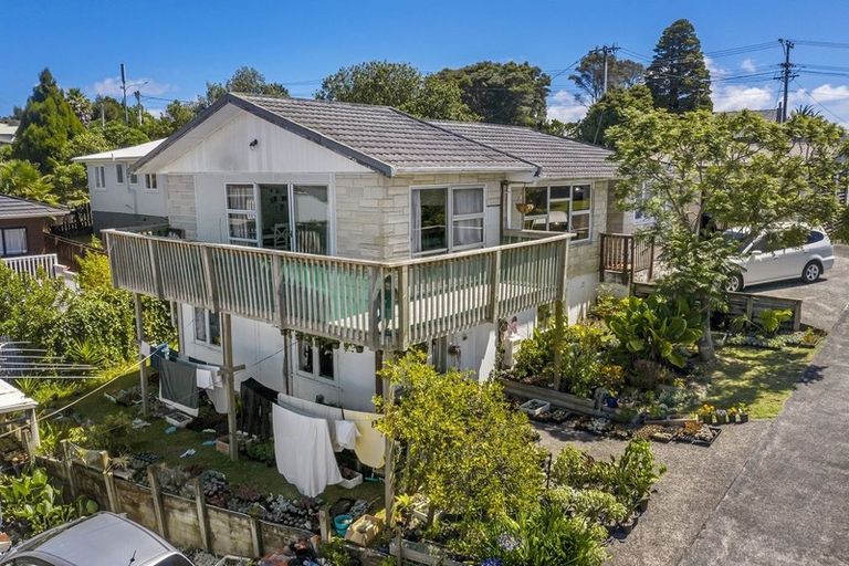 Photo of property in 28 Forest Hill Road, Henderson, Auckland, 0612