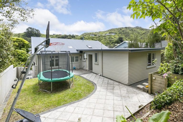 Photo of property in 80 Parkvale Road, Karori, Wellington, 6012