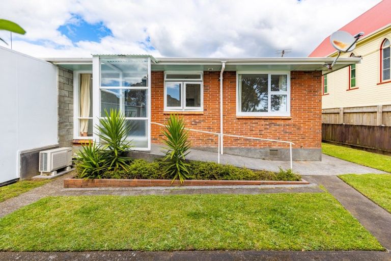 Photo of property in 507 Devon Street East, Strandon, New Plymouth, 4312