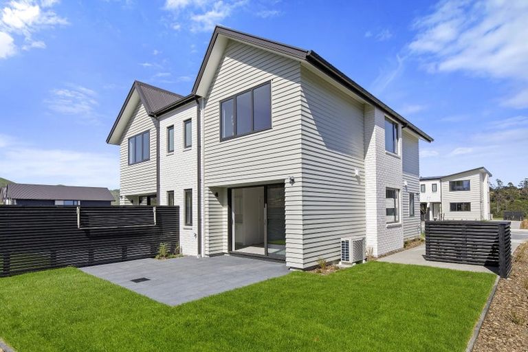 Photo of property in 29 Turtleback Avenue, Whitby, 5024