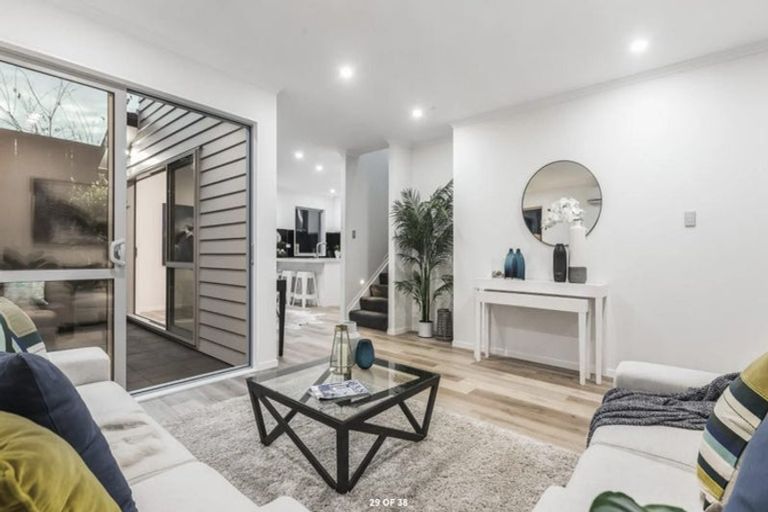 Photo of property in 40 Greenfinch Road, Hobsonville, Auckland, 0616