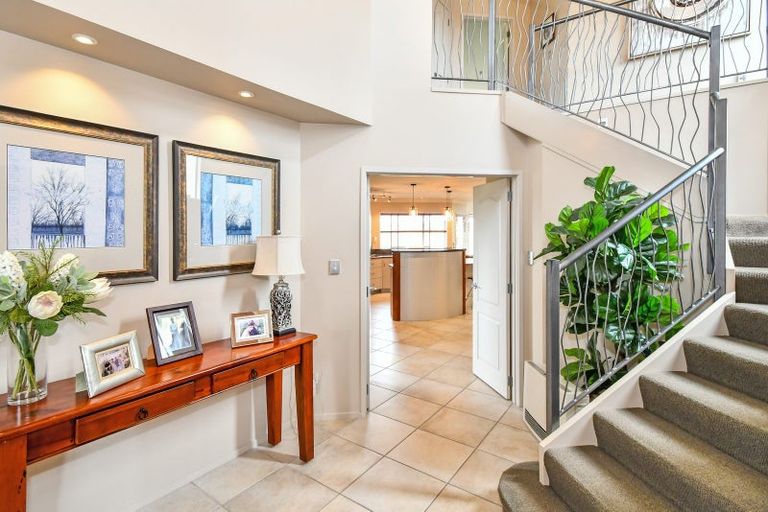 Photo of property in 53 Keywella Drive, Conifer Grove, Takanini, 2112