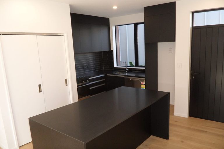 Photo of property in 16 Inglis Street, Seatoun, Wellington, 6022