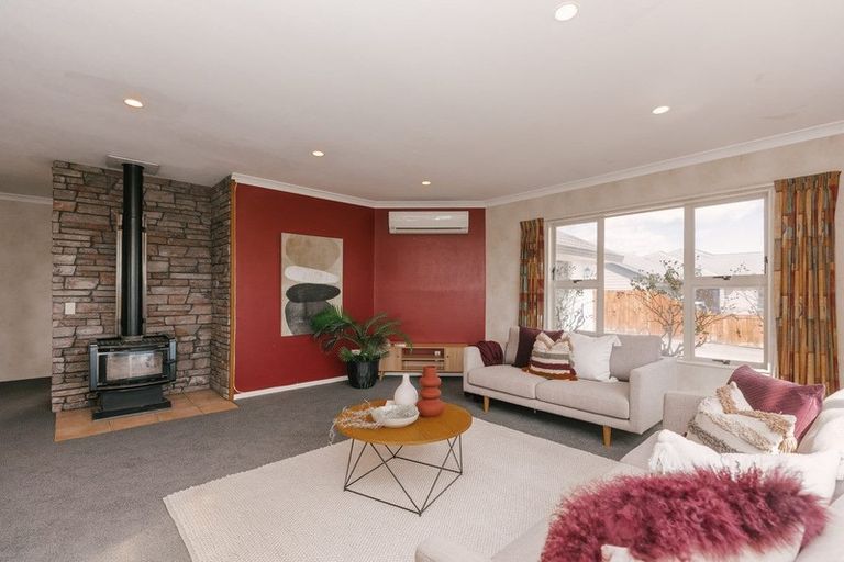 Photo of property in 39 Parnell Heights Drive, Kelvin Grove, Palmerston North, 4414