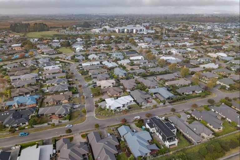Photo of property in 5 Reka Street, Parklands, Christchurch, 8083