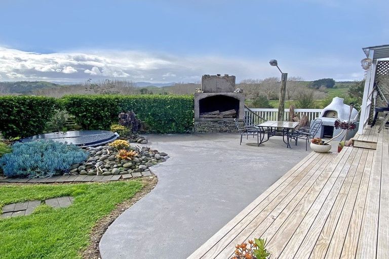 Photo of property in 956 Oneriri Road, Kaiwaka, 0573